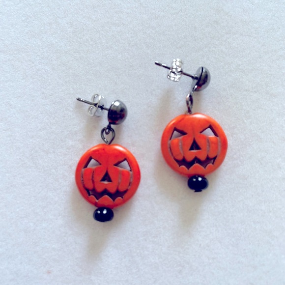 HAND CRAFTED Halloween Jack O’Lantern Orange Earrings Gunmetal Ear Posts - Picture 4 of 13
